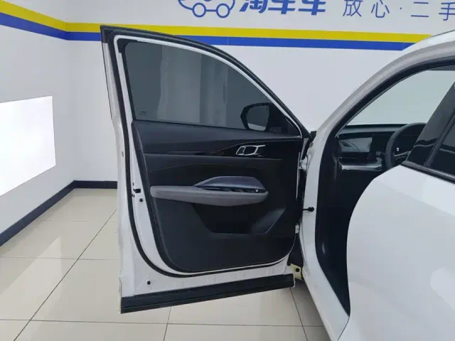 Changan Z6 — Фото автомобиля 7