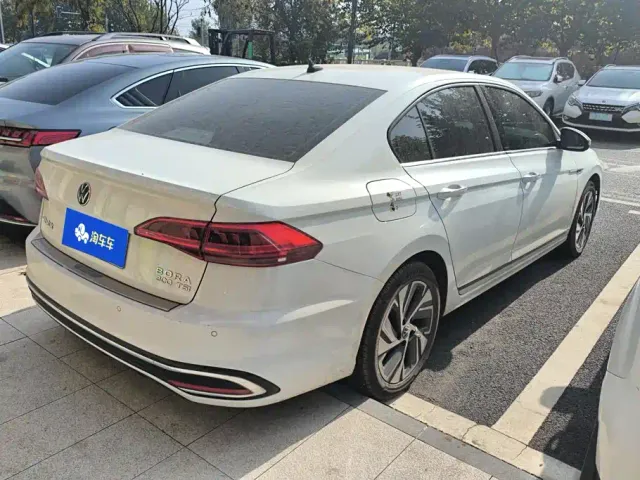 Volkswagen Bora — Фото автомобиля 3