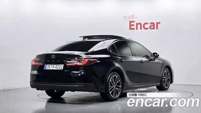 Toyota Camry — Фото автомобиля 2