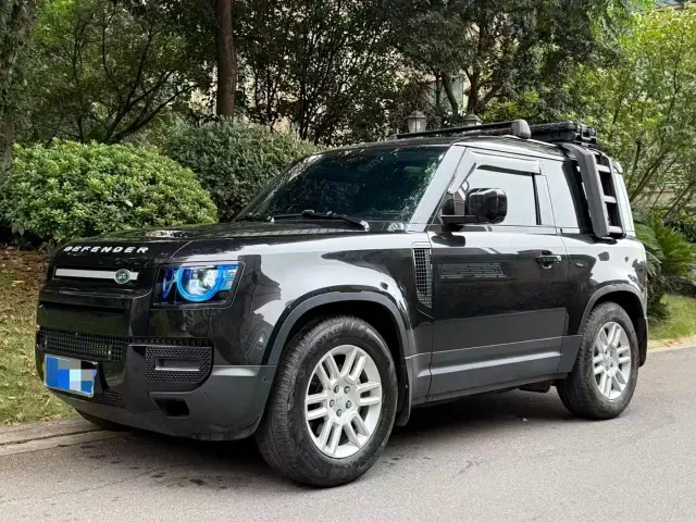 Land Rover Defender — Фото автомобиля 2