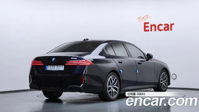 BMW 5 Series G60 — Фото автомобиля 2