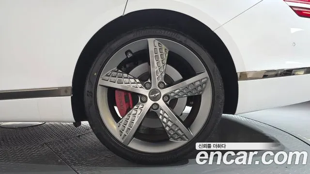 Genesis G80 RG3 — Фото автомобиля 6