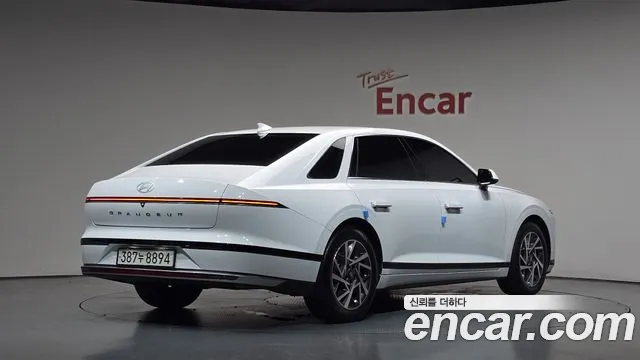Hyundai Grandeur Grandeur (GN7) — Фото автомобиля 2