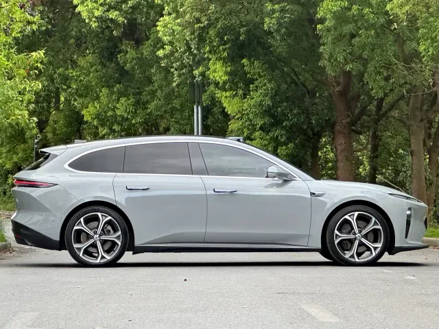 Nio ET5 Touring — Фото автомобиля 2