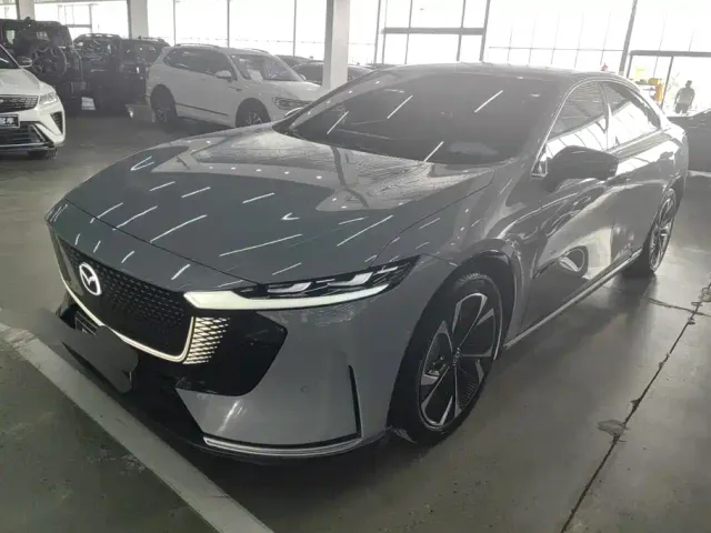 Фотография автомобиля — Mazda EZ-6