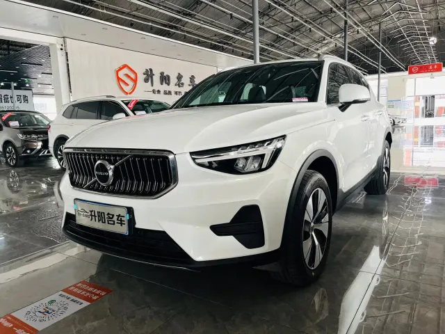 Фотография автомобиля — Volvo XC40