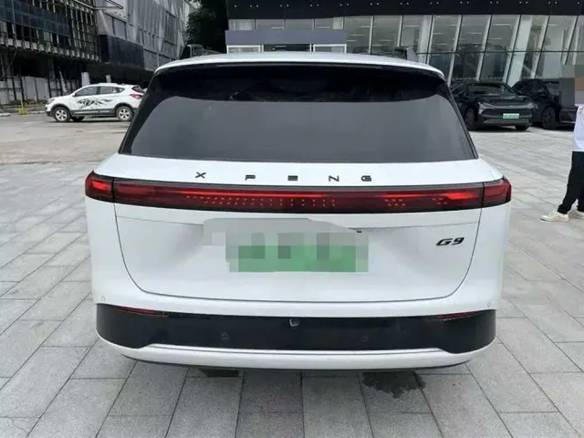 Xpeng G9 — Фото автомобиля 3