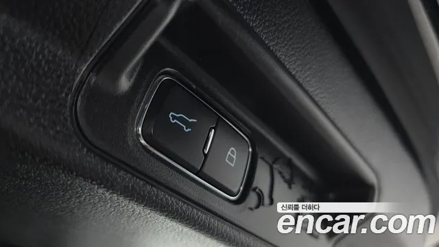 Ford Explorer — Фото автомобиля 20