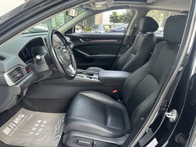 Honda Accord — Фото автомобиля 11