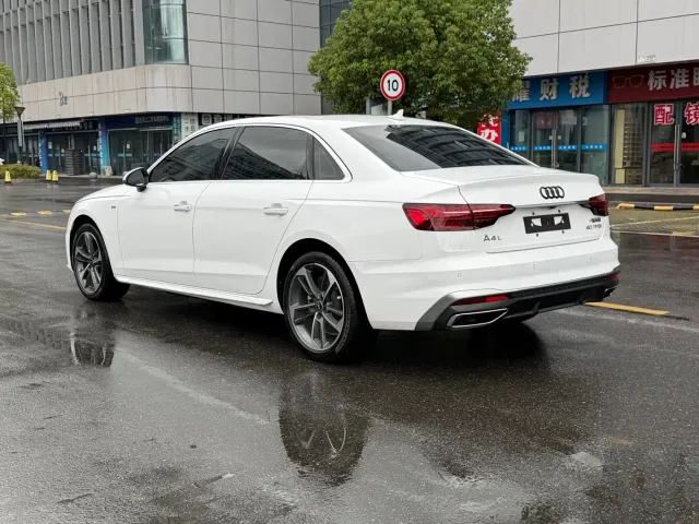 Audi A4L — Фото автомобиля 11