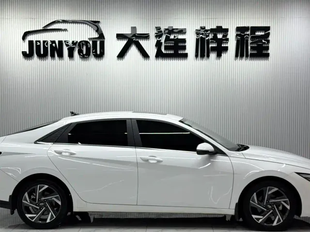 Hyundai Elantra — Фото автомобиля 8