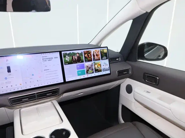Li Auto MEGA — Фото автомобиля 27