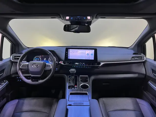 Toyota Sienna — Фото автомобиля 9