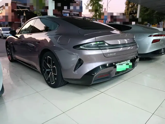 Xiaomi SU7 — Фото автомобиля 9