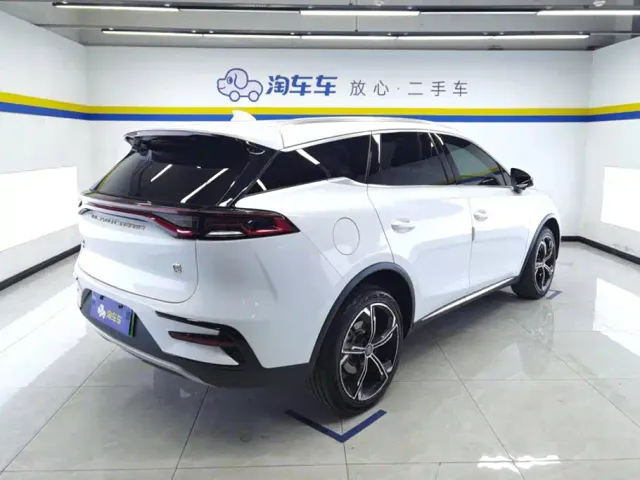 BYD Tang — Фото автомобиля 3