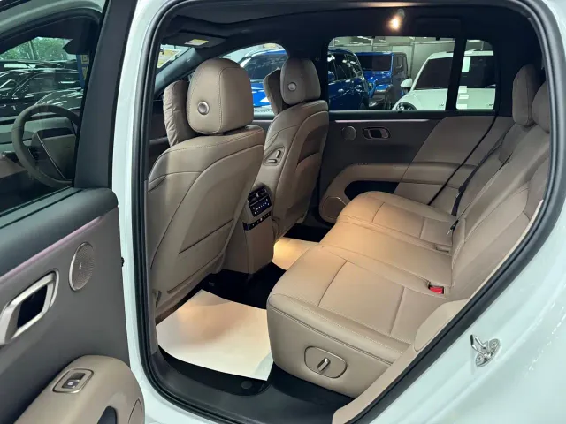Li Auto i6 — Фото автомобиля 5