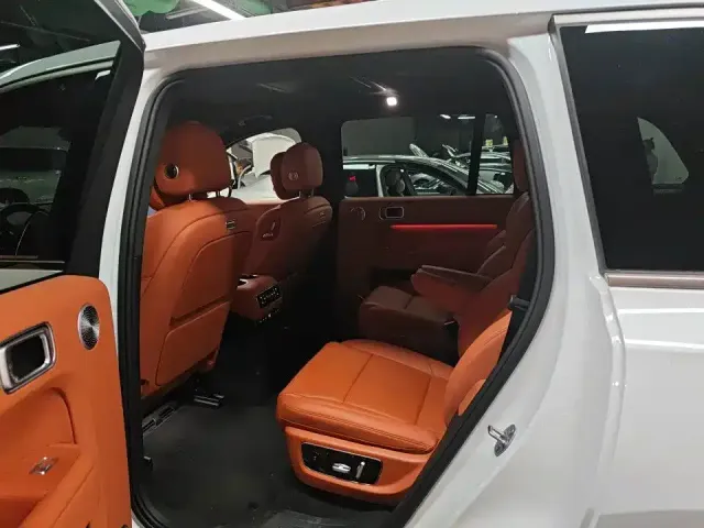 Li Auto L9 — Фото автомобиля 4