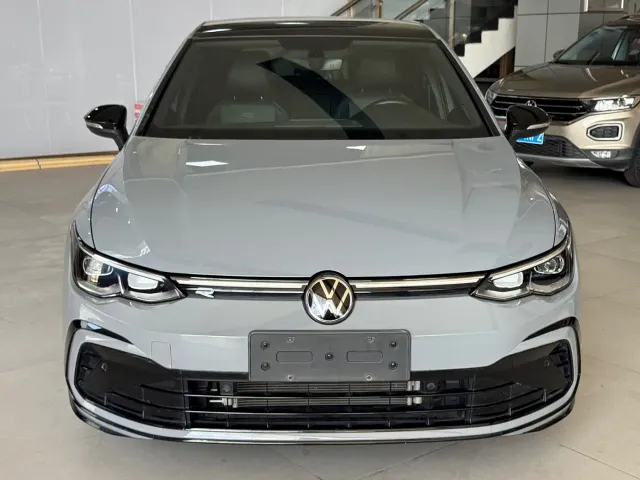 Volkswagen Golf — Фото автомобиля 2