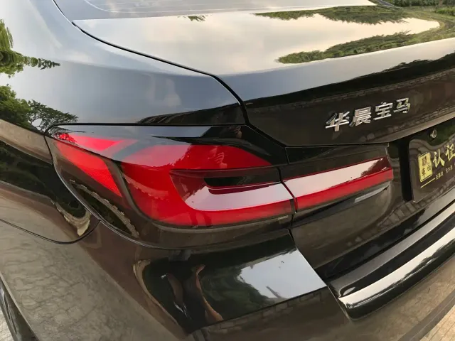 BMW 5 Series — Фото автомобиля 23