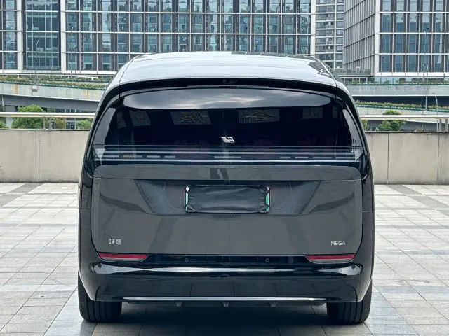 Li Auto MEGA — Фото автомобиля 5