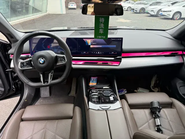 BMW 5 Series — Фото автомобиля 8
