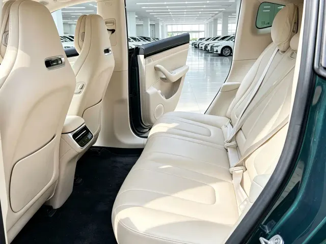 Luxeed R7 — Фото автомобиля 11