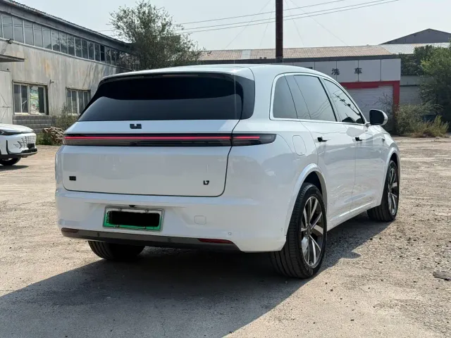 Li Auto L7 — Фото автомобиля 3