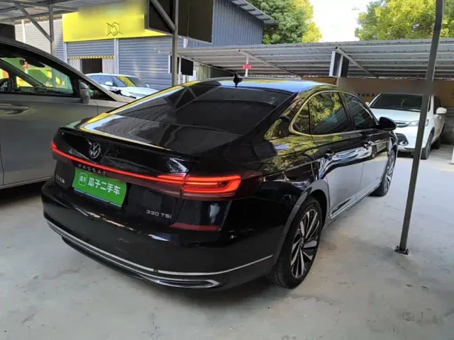 Volkswagen Passat — Фото автомобиля 6