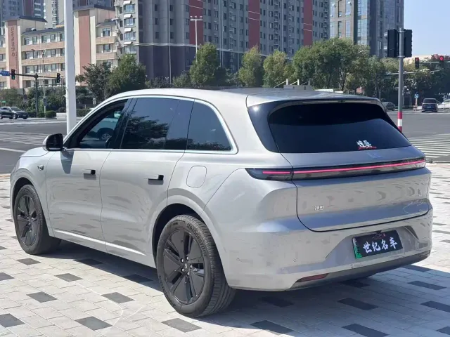 Li Auto L6 — Фото автомобиля 9