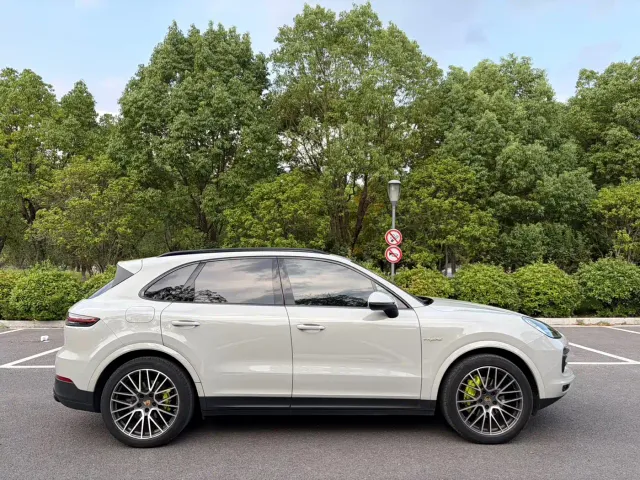 Porsche Cayenne New Energy 2021 Cayenne E-Hybrid 2.0T — Фото автомобиля 4