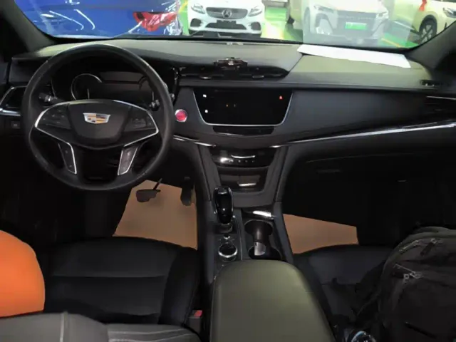 Cadillac XT5 — Фото автомобиля 9