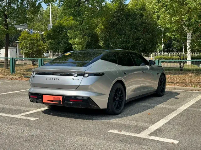 Lynk & Co 10 EM-P — Фото автомобиля 6