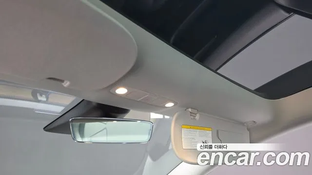 Tesla Model 3 — Фото автомобиля 17