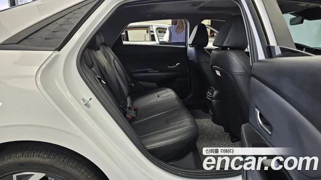 Hyundai Avante CN7 — Фото автомобиля 12