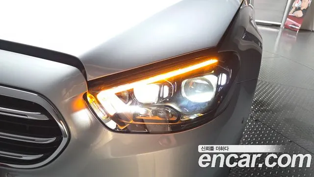 Mercedes-Benz E-Class — Фото автомобиля 19