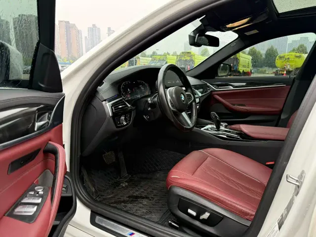 BMW 5 Series — Фото автомобиля 4
