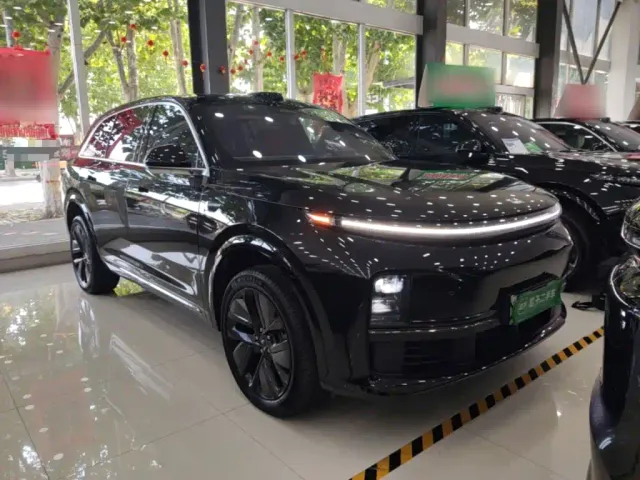 Li Auto L7 — Фото автомобиля 3