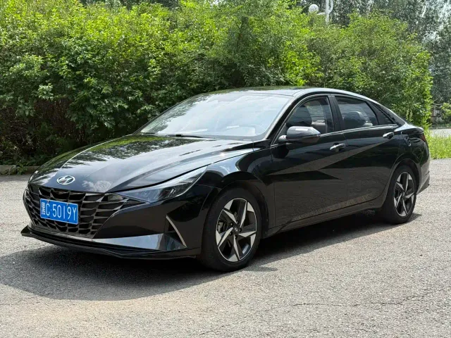 Фотография автомобиля — Hyundai Elantra