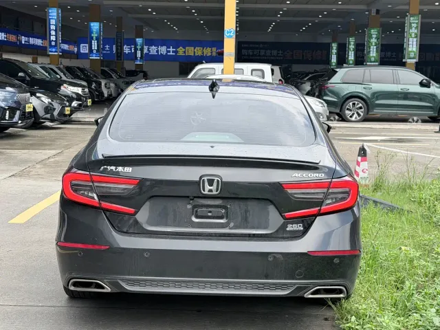 Honda Accord — Фото автомобиля 11