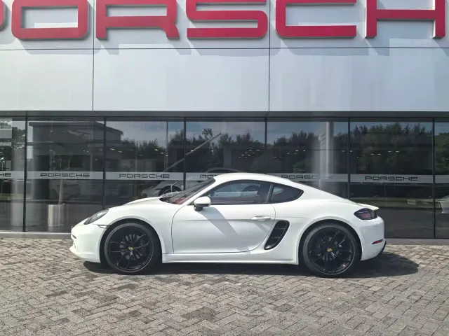 Porsche 718 — Фото автомобиля 3