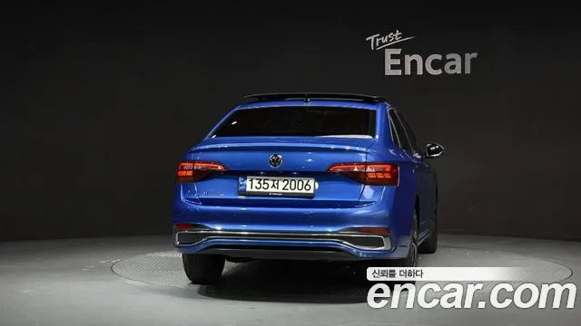 Volkswagen Jetta — Фото автомобиля 4