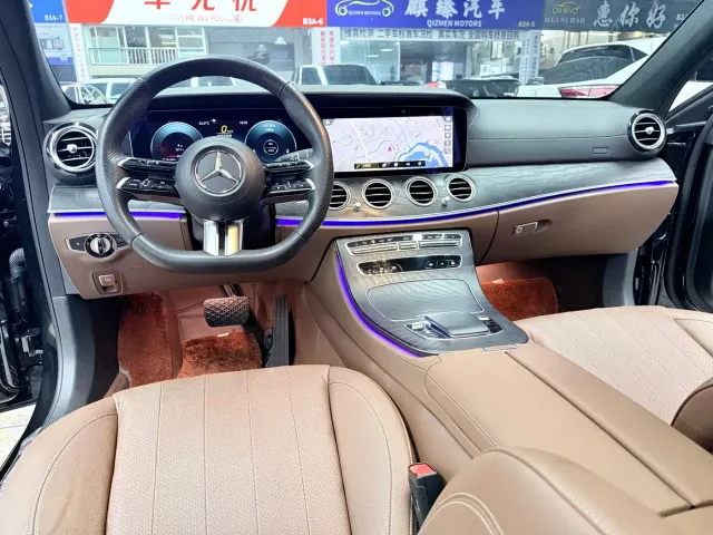 Mercedes-Benz E-Class — Фото автомобиля 24