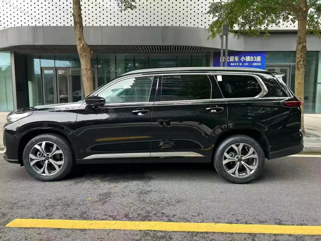 Exeed VX — Фото автомобиля 2