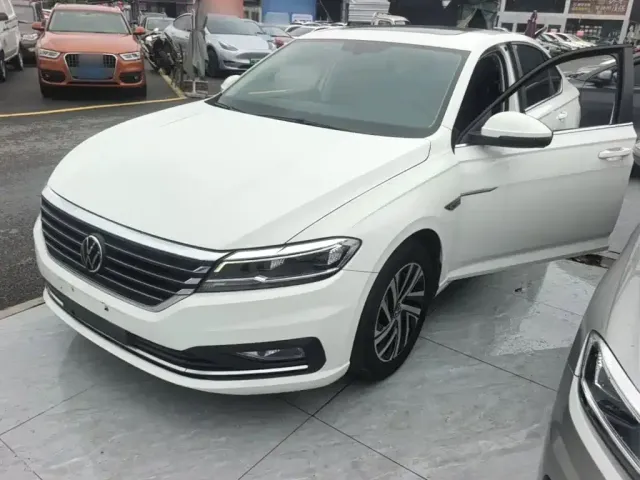 Фотография автомобиля — Volkswagen Lavida
