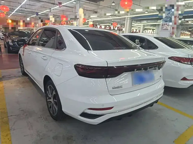 Geely Emgrand — Фото автомобиля 4