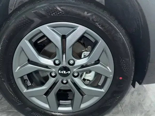 Kia Seltos — Фото автомобиля 6