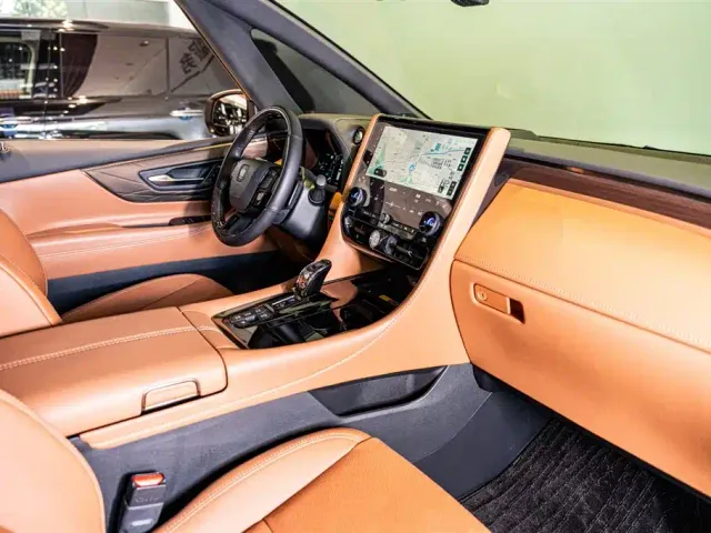 Toyota Vellfire — Фото автомобиля 9