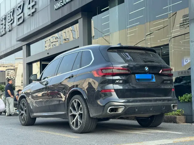 BMW X5 — Фото автомобиля 12