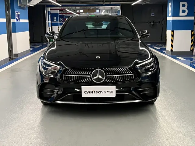 Mercedes-Benz E-Class — Фото автомобиля 2