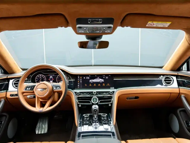 Bentley Flying Spur — Фото автомобиля 17